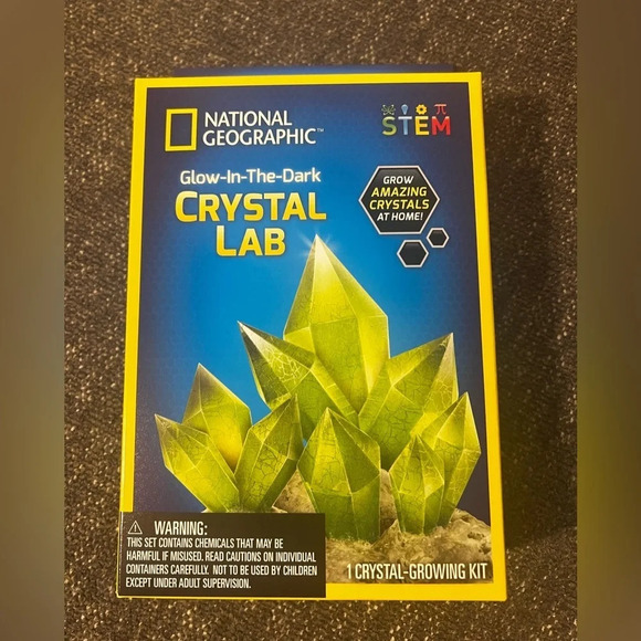 NIB Glow-in-the-Dark Crystal Growing Lab - Picture 1 of 3